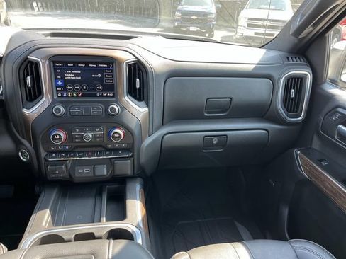Used 2021 Chevrolet Silverado 1500 High Country w/ Technology Package AWD/4WD image 15