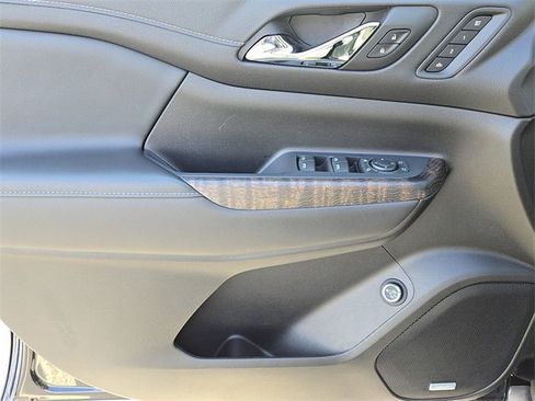 Used 2023 GMC Acadia Denali w/ Denali Ultimate Package image 13