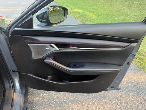 Used 2022 MAZDA MAZDA3 s FWD image 24