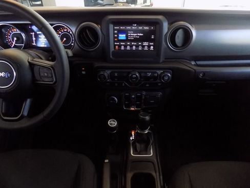 Used 2023 Jeep Gladiator Willys image 16