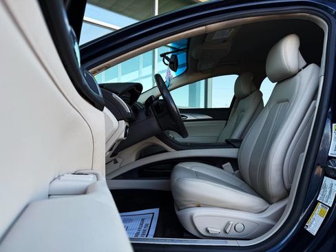 Used 2017 Lincoln MKZ Premiere image 12