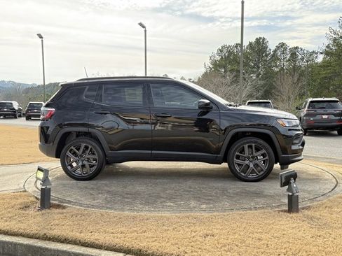 New 2026 Jeep Compass Latitude image 8