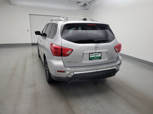 Used 2017 Nissan Pathfinder Platinum AWD/4WD image 6