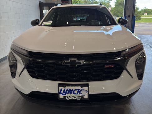 Used 2024 Chevrolet Trax RS w/ Driver Confidence Package FWD image 8