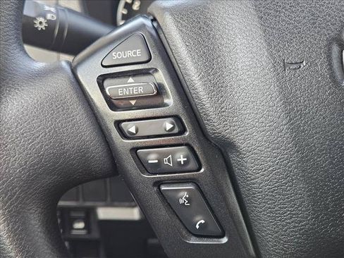 Used 2024 Nissan Frontier SV AWD/4WD image 14