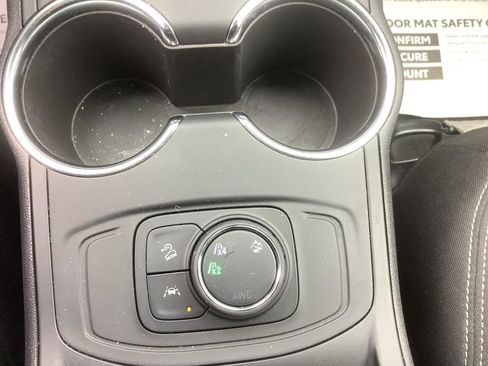 Used 2024 GMC Terrain SLE image 19