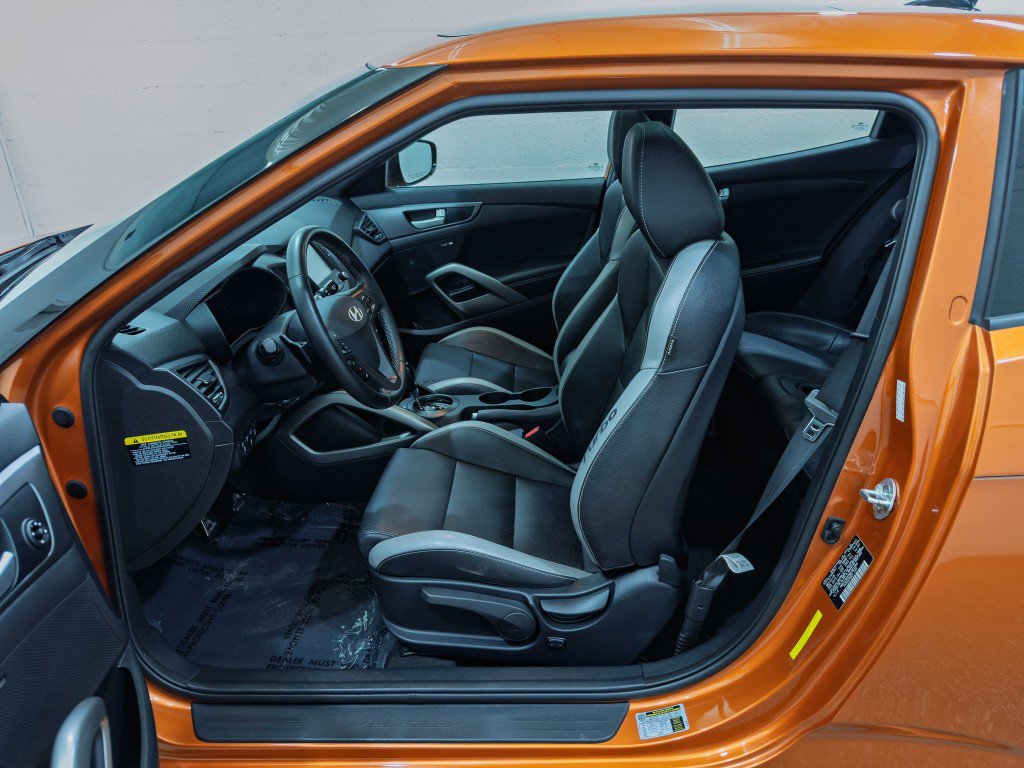 Used 2016 Hyundai Veloster Turbo w/ Option Group 04 FWD image 12