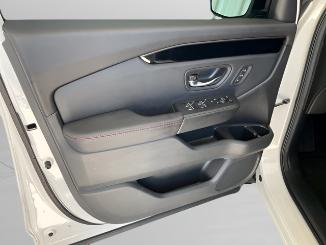 Certified 2025 Honda Pilot TrailSport image 9