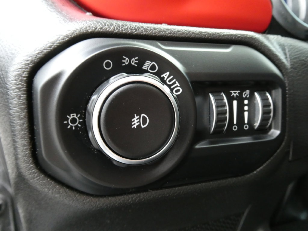 Used 2022 Jeep Wrangler Unlimited Rubicon w/ LED Lighting Group AWD/4WD image 27