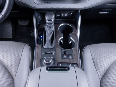 Used 2021 Toyota Highlander Limited image 30