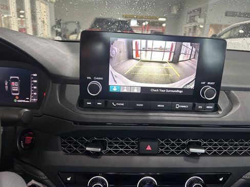 Used 2023 Honda Accord EX image 11