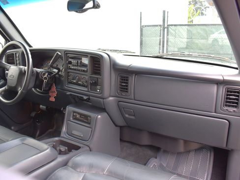 Used 2002 Chevrolet Silverado 2500 LS w/ Electrical Convenience Pkg AWD/4WD image 42