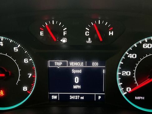 Used 2023 Chevrolet Traverse LS FWD image 13