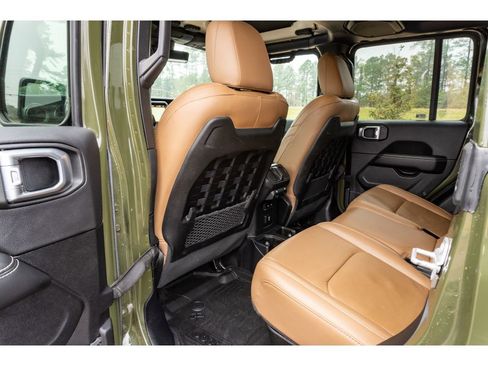 Used 2021 Jeep Gladiator Rubicon image 12