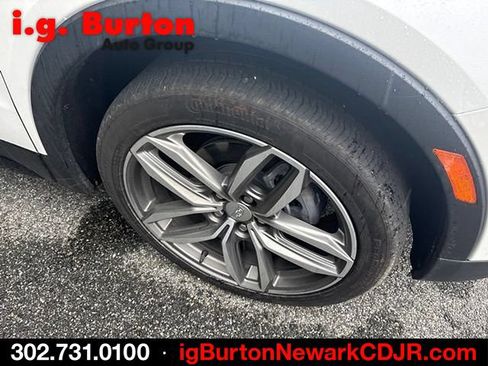 Used 2023 Cadillac XT4 Sport FWD image 7