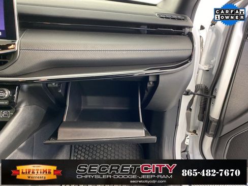 Used 2025 Jeep Compass Latitude w/ Altitude Special Edition image 32