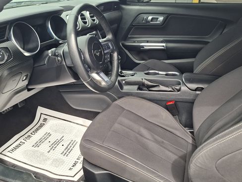 Used 2023 Ford Mustang Coupe RWD image 9
