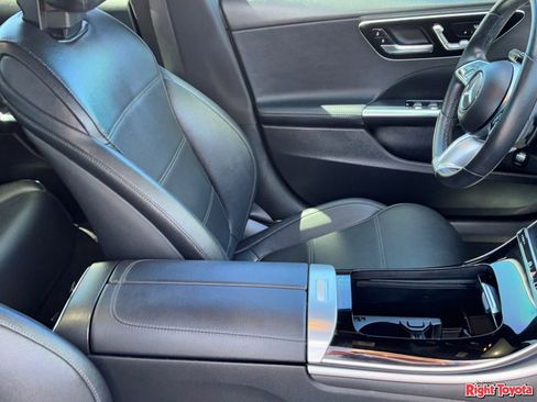 Used 2023 Mercedes-Benz C 300 4MATIC Sedan image 12