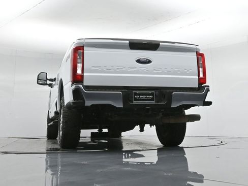 Certified 2023 Ford F250 XLT w/ F-250 >10K GVWR Package image 47
