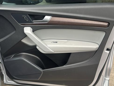 Used 2022 Audi Q5 2.0T Premium w/ Convenience Package image 30