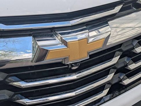 Used 2025 Chevrolet Equinox LT FWD image 9