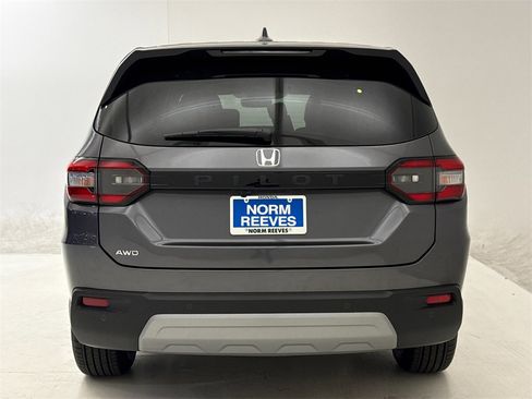 New 2025 Honda Pilot EX-L image 8