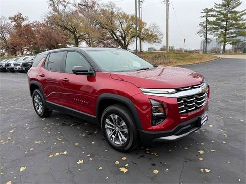 Used 2025 Chevrolet Equinox LT w/ Safety and Technology Package image 8