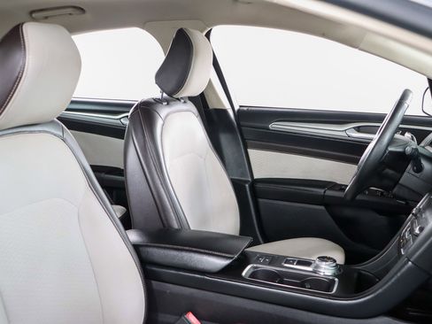 Used 2020 Ford Fusion SE w/ Equipment Group 151A image 26