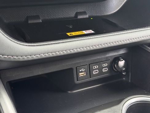 Used 2023 Toyota Highlander XLE image 20