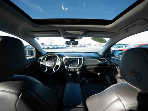 Used 2018 GMC Acadia SLT image 19