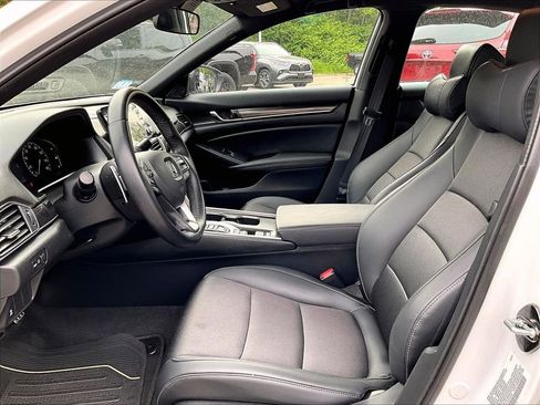 Used 2022 Honda Accord Sport image 4