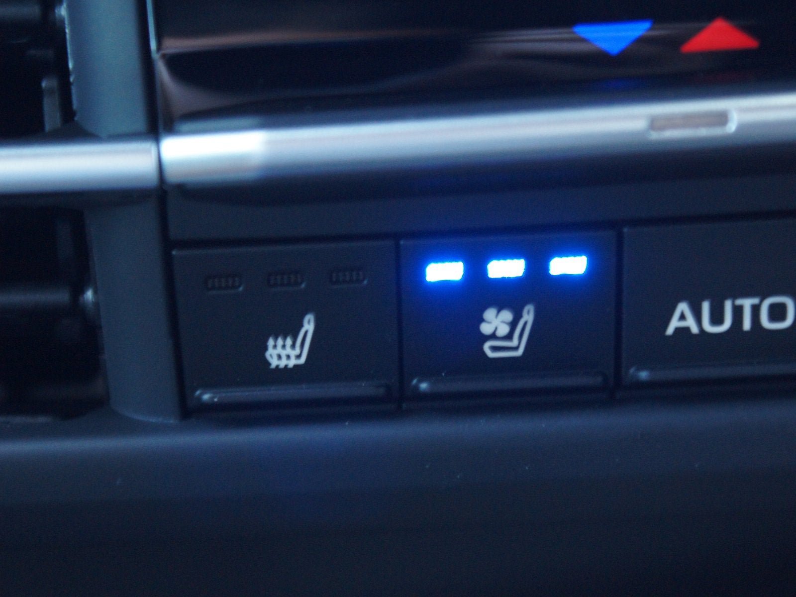 Certified 2026 Toyota Sienna Platinum AWD/4WD image 5