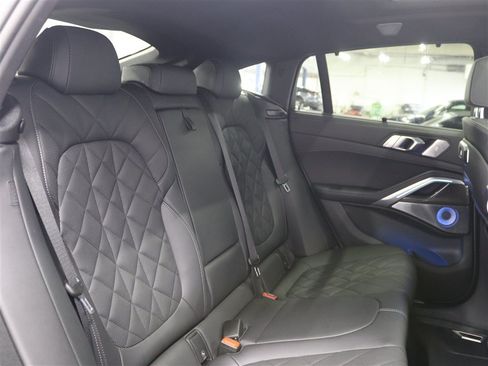 Used 2024 BMW X6 M60i AWD/4WD image 24