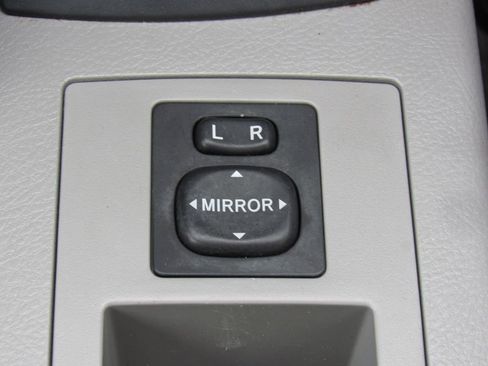 Used 2008 Toyota RAV4 4WD image 24