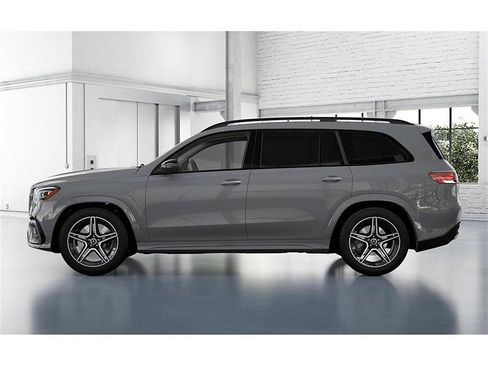 New 2026 Mercedes-Benz GLS 450 4MATIC image 34