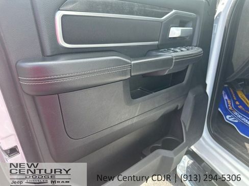 Used 2024 RAM 2500 Big Horn AWD/4WD image 7