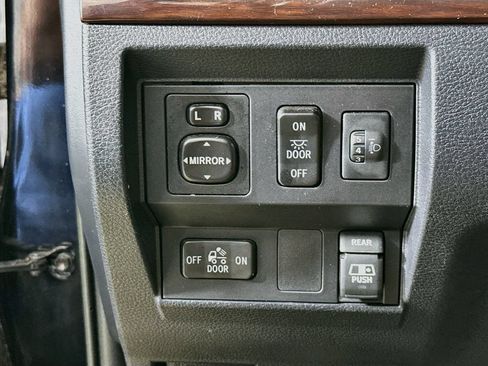 Used 2016 Toyota Tundra Limited AWD/4WD image 12