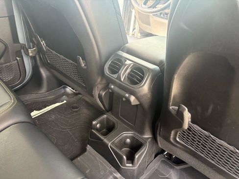 Used 2025 Jeep Gladiator Sport AWD/4WD image 57