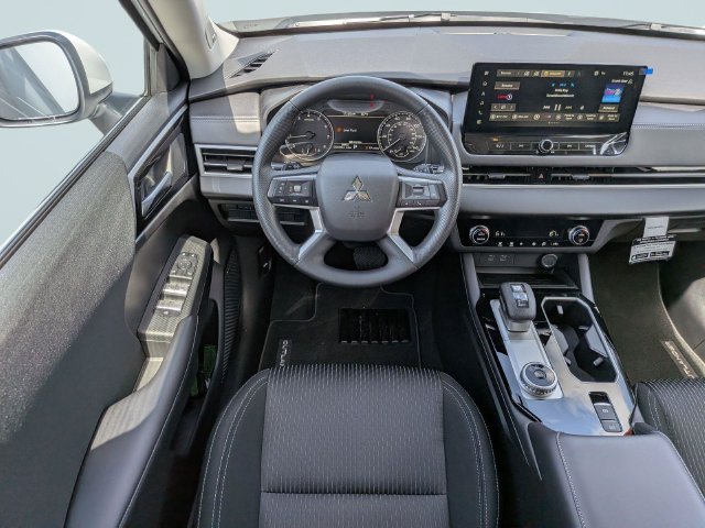 New 2026 Mitsubishi Outlander ES FWD image 14