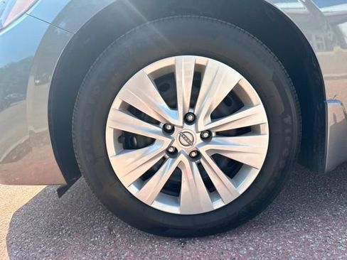 Used 2025 Nissan Sentra S image 27