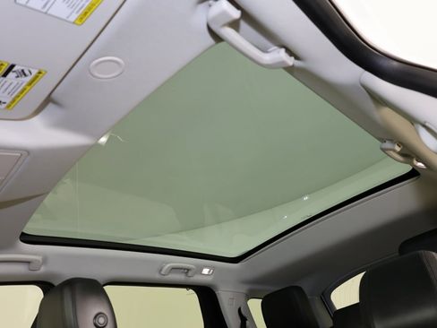 Used 2024 Land Rover Discovery Sport S image 13