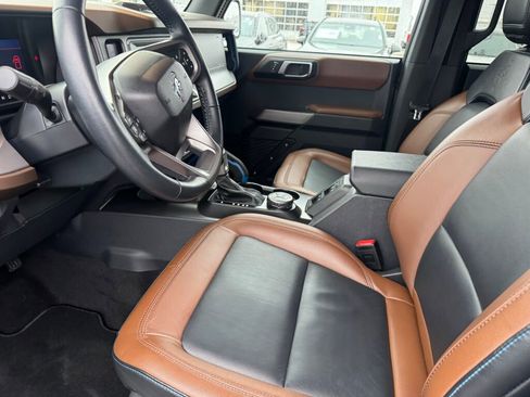 Used 2023 Ford Bronco Outer Banks w/ Sasquatch Package image 3