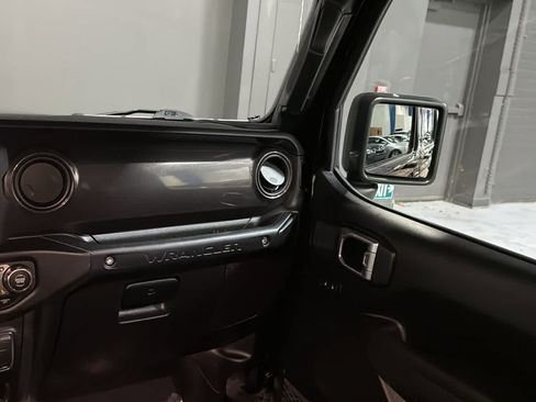 Used 2022 Jeep Wrangler Unlimited Sport AWD/4WD image 27