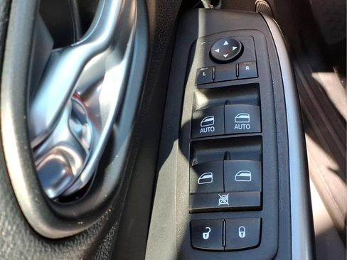 Used 2022 Jeep Cherokee Latitude Lux AWD/4WD image 19