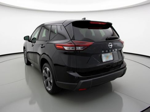 Used 2025 Nissan Rogue SV image 6