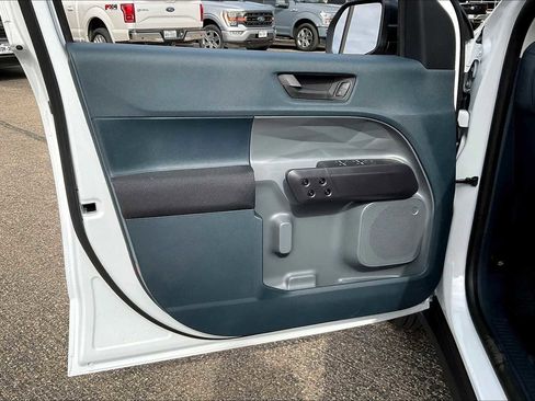 New 2025 Ford Maverick XL image 10