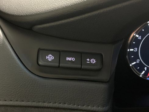 Used 2020 Cadillac Escalade Luxury w/ Escalade Sport Edition image 20