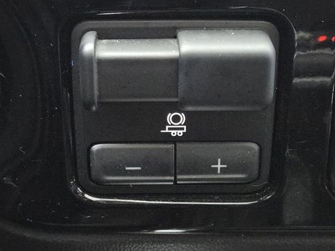 Used 2024 GMC Sierra 1500 Elevation w/ Elevation Premium Package image 7