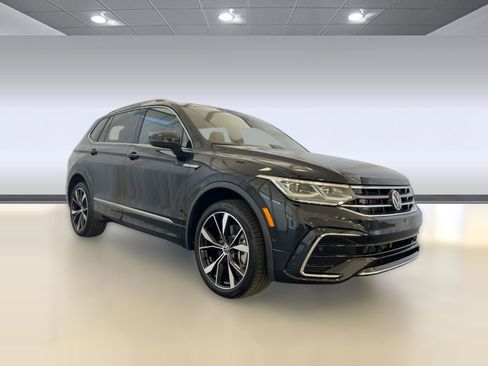 Certified 2023 Volkswagen Tiguan SEL R-Line image 7