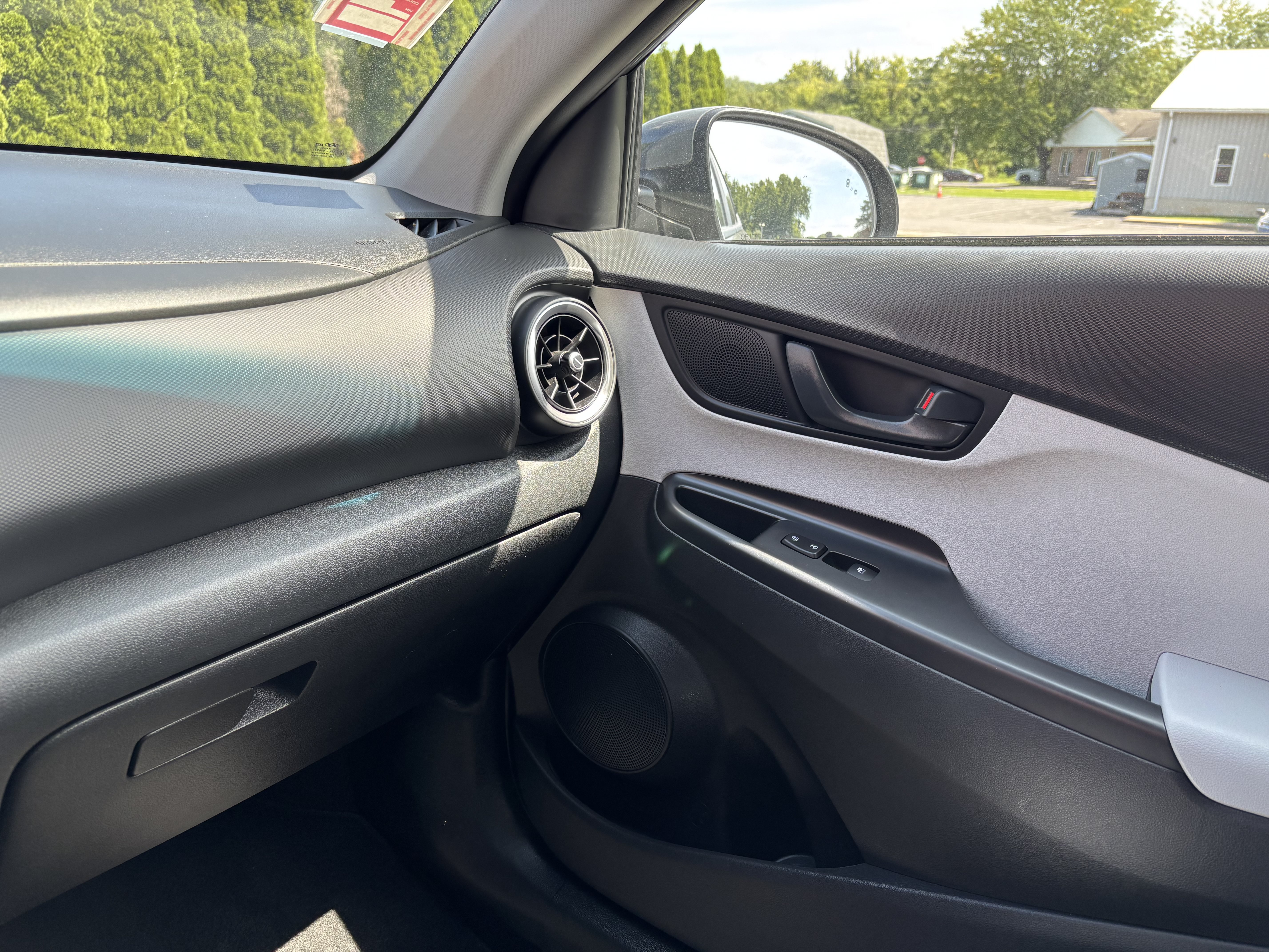 Used 2023 Hyundai Kona SEL AWD/4WD image 23